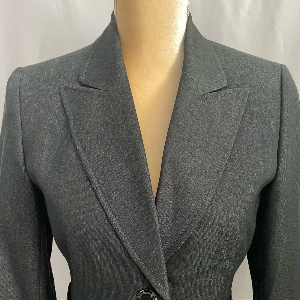 Tahari Arthur S. Levine gray blazer/jacket in a size 4P - Picture 11 of 13